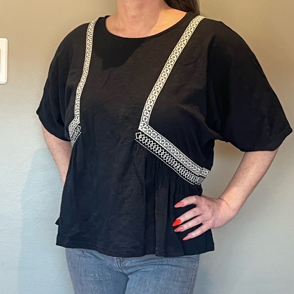 Like new condition Umgee boho tunic style top - Picture 2 of 7